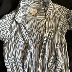 American Eagle Button Down top